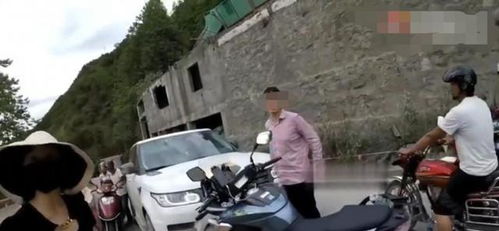 骑手断头路车祸被网友发现 当地回应